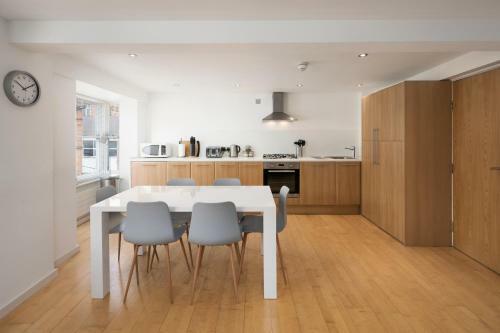 Trafalgar House Apartment Two