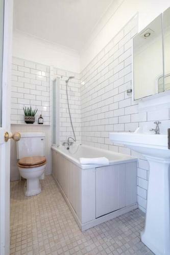 The Perfect One Bedroom Apartment!