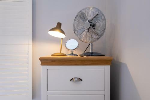 Charming & Stylish Central Cottage