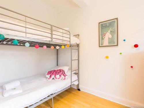 Spacious 5bdr House W/garden In Fabulous Location