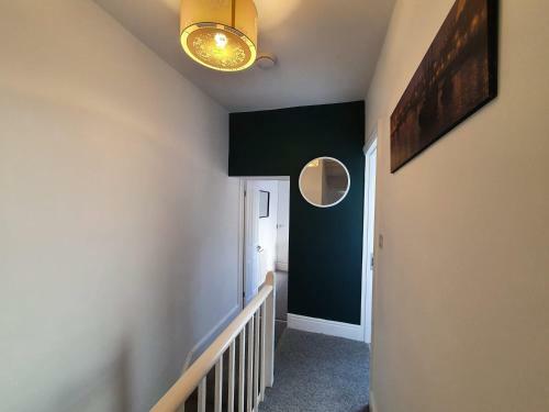 Bell Hill House By Cliftonvalley Apartments