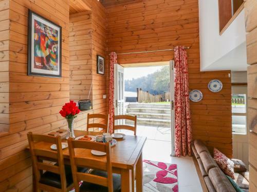 Avonside Cottage