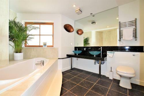 Brunel's View - Your Apartment