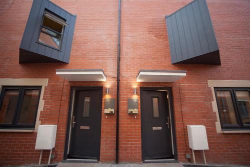 Higgihaus #3a 4 Bed Big Groups Hip Location Sleeps 12