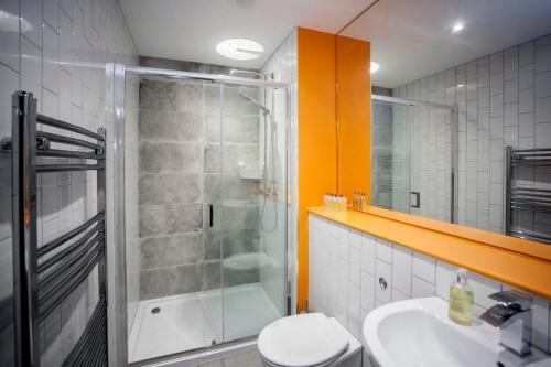 Higgihaus #3a 4 Bed Big Groups Hip Location Sleeps 12