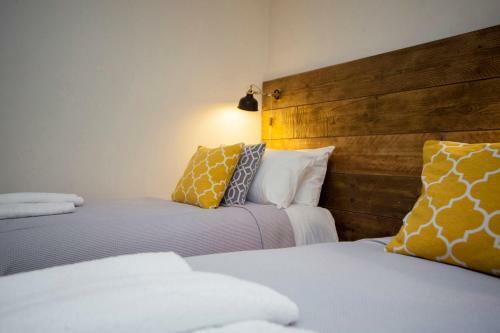 Higgihaus #3a 4 Bed Monday - Friday Whole House