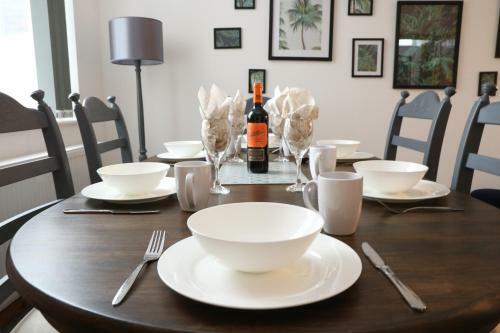 Ideal Home Away In Bury And Whitefield