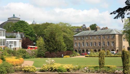 Hotel No 6 The Square Tearooms & Accommodation