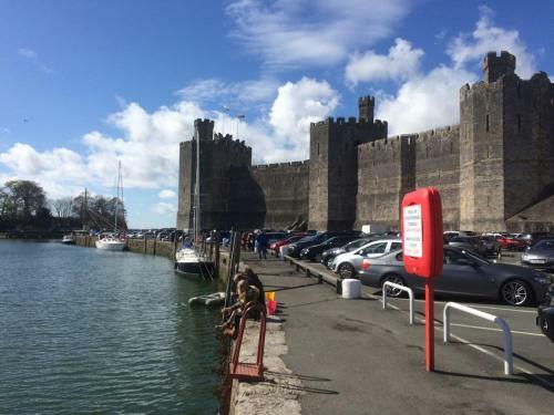 Stunning 2-bed Chalet In Caernarfon
