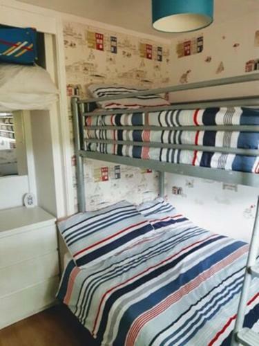 Inviting 2-bed Cabin In Caernarfon