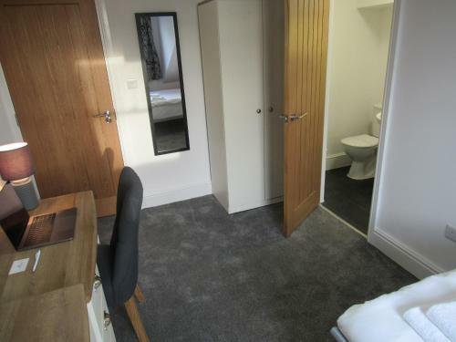 Hostal The Tas Suites - Tas Accommodations