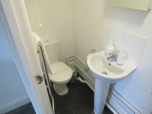 Hostal The Tas Suites - Tas Accommodations