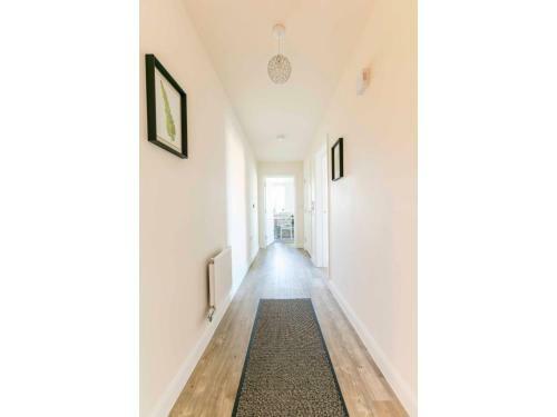 2br Modern Apartment Overlooking The Meadows