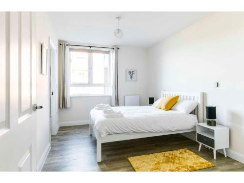 2br Modern Apartment Overlooking The Meadows
