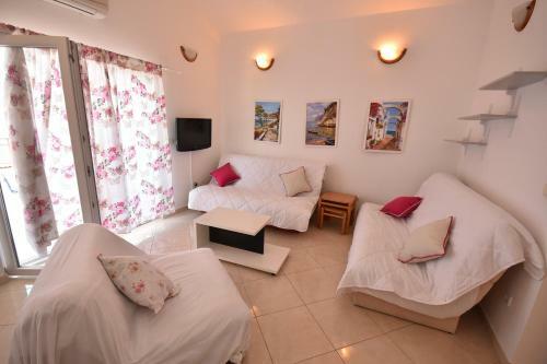Nikic Apartments