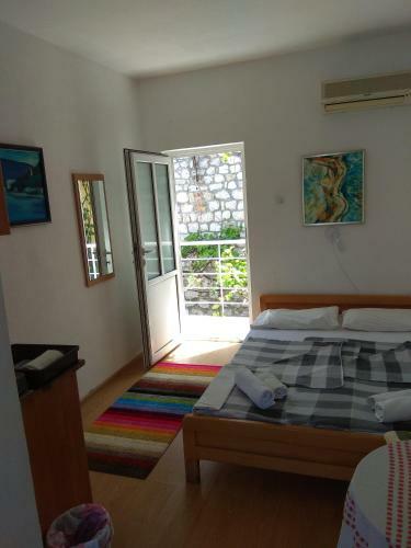 Apartments Laros