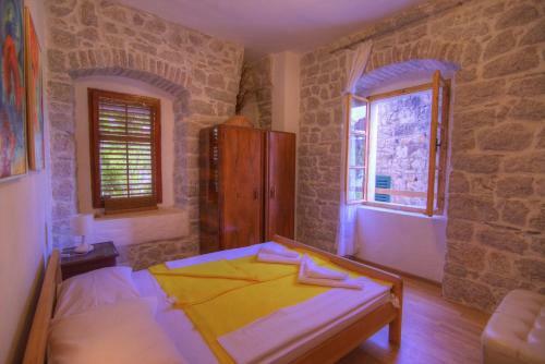 Apartments Laros