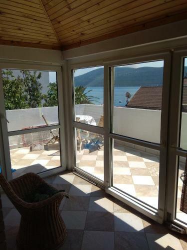 Apartments Laros