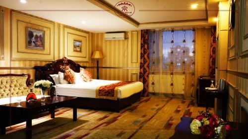 Royal House Hotel