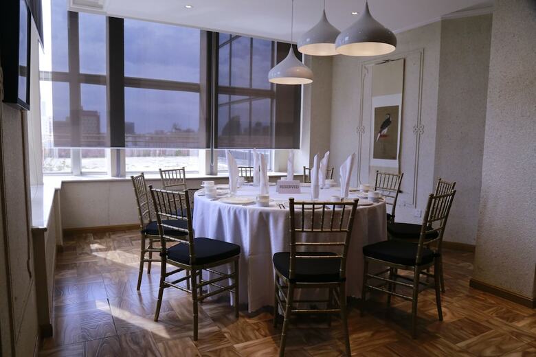 Chinggis Khaan Hotel