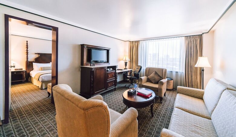 Chinggis Khaan Hotel