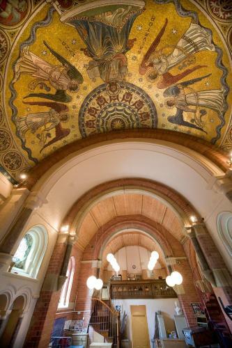 Villa Mountain Church