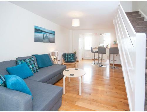 Hostal Modern House Close To Stadiums & Centre W/parking