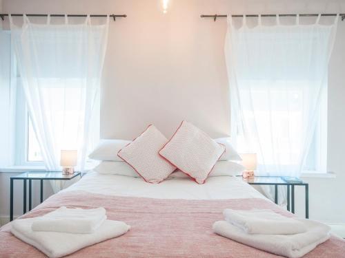 Spacious Victorian Canton Home, Sleeps 8 W/parking