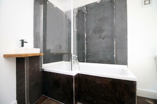 Taff House By Staybc