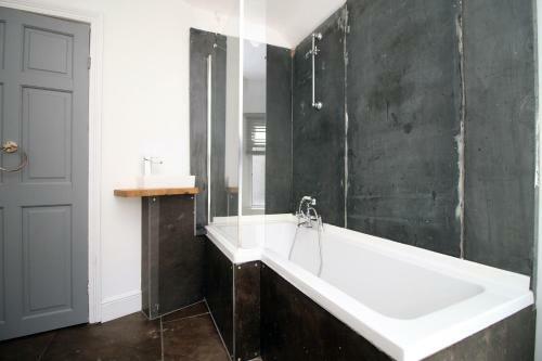 Taff House By Staybc