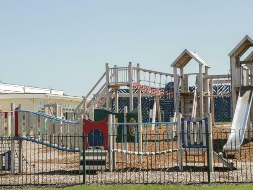 Impeccable 3-bed Lodge At Cayton Bay Holiday Park