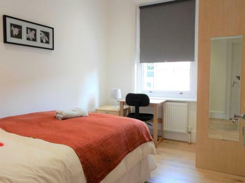 Hostal Double Room, Chatham Dockyard