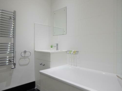 Hostal Double Room, Chatham Dockyard