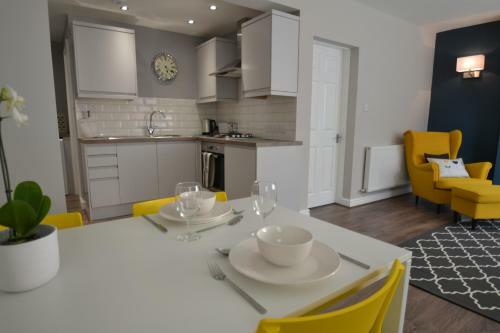 Charming 1 Bed Riverside Apartment