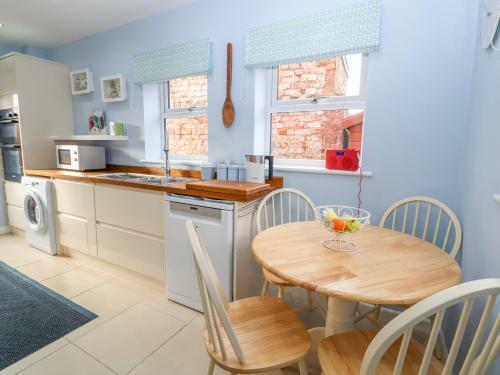 Canal View Cottage