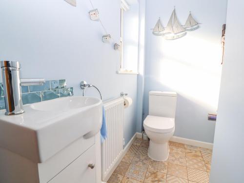 Canal View Cottage