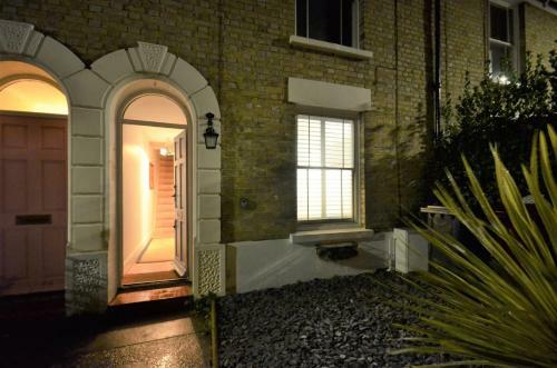 Longwall House