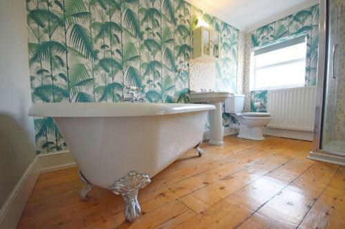 Broyle House, Chichester