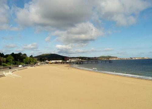 Impeccable 2-bed House In Colwyn Bay