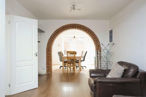 Hostal Coventry Deluxe Rooms By Paym�n Club