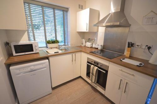 Luxury 3 Bedroom Ground Floor Apartment - Coventry
