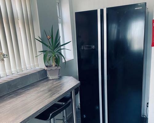 5-bed 5-ensuite Coventry Walsgrave M6 M69