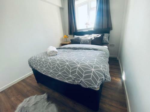 5-bed 5-ensuite Coventry Walsgrave M6 M69