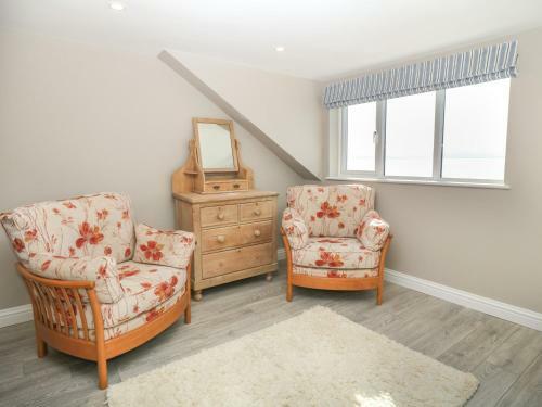 11 Marine Terrace