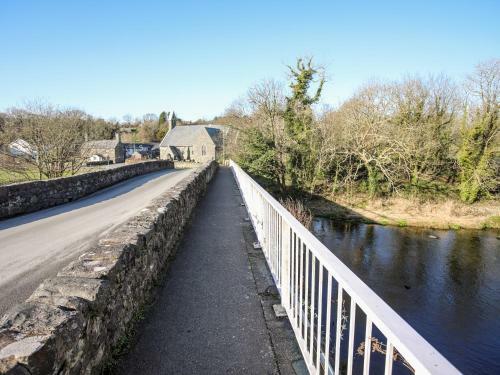 2 Bron Dwyfor