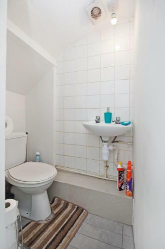 Dagenham 4 Bedhouse Rm10