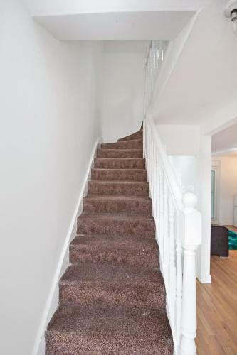 Dagenham 4 Bedhouse Rm10