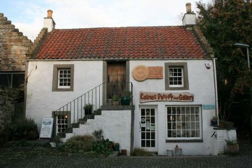 Remarkable 2-bed Apartment In Culross