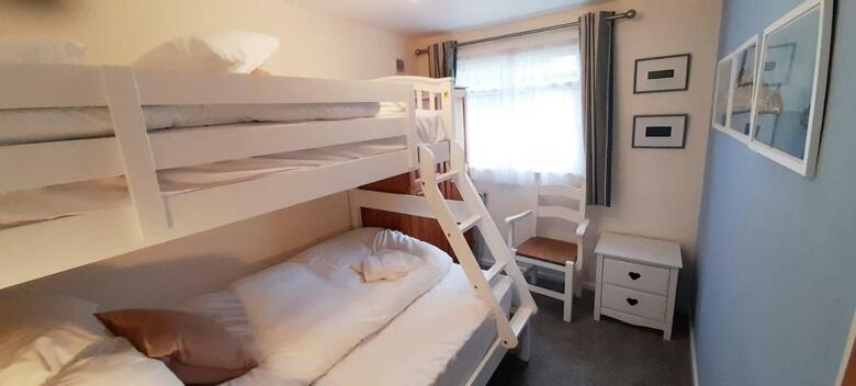 Sheena's Dartmouth Chalets