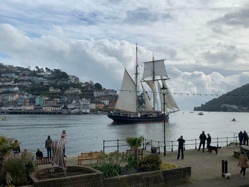 Bed & Breakfast Waterfront House